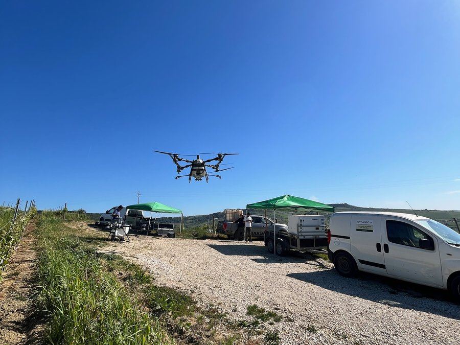 Equipa Sky Agro em operação de monitorização