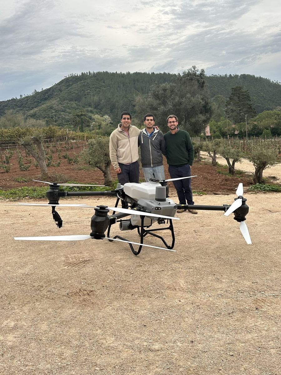 Francisco Barreto, Tiago Cruz Morais e Kiko Rasquilha — fundadores da Sky Agro
