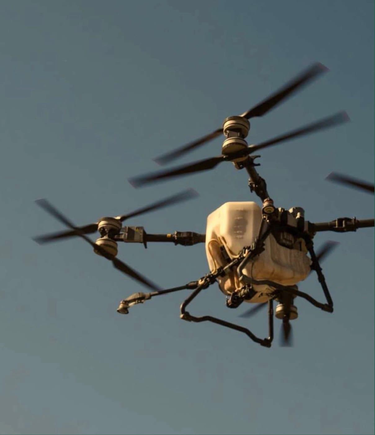 Drone agrícola Sky Agro em voo